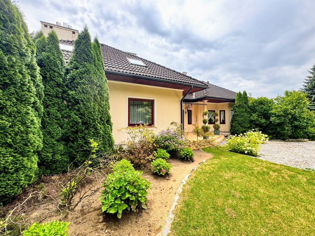 dom wolnostojący, 5 pokoi Dąbrówki. Zdjęcie 2