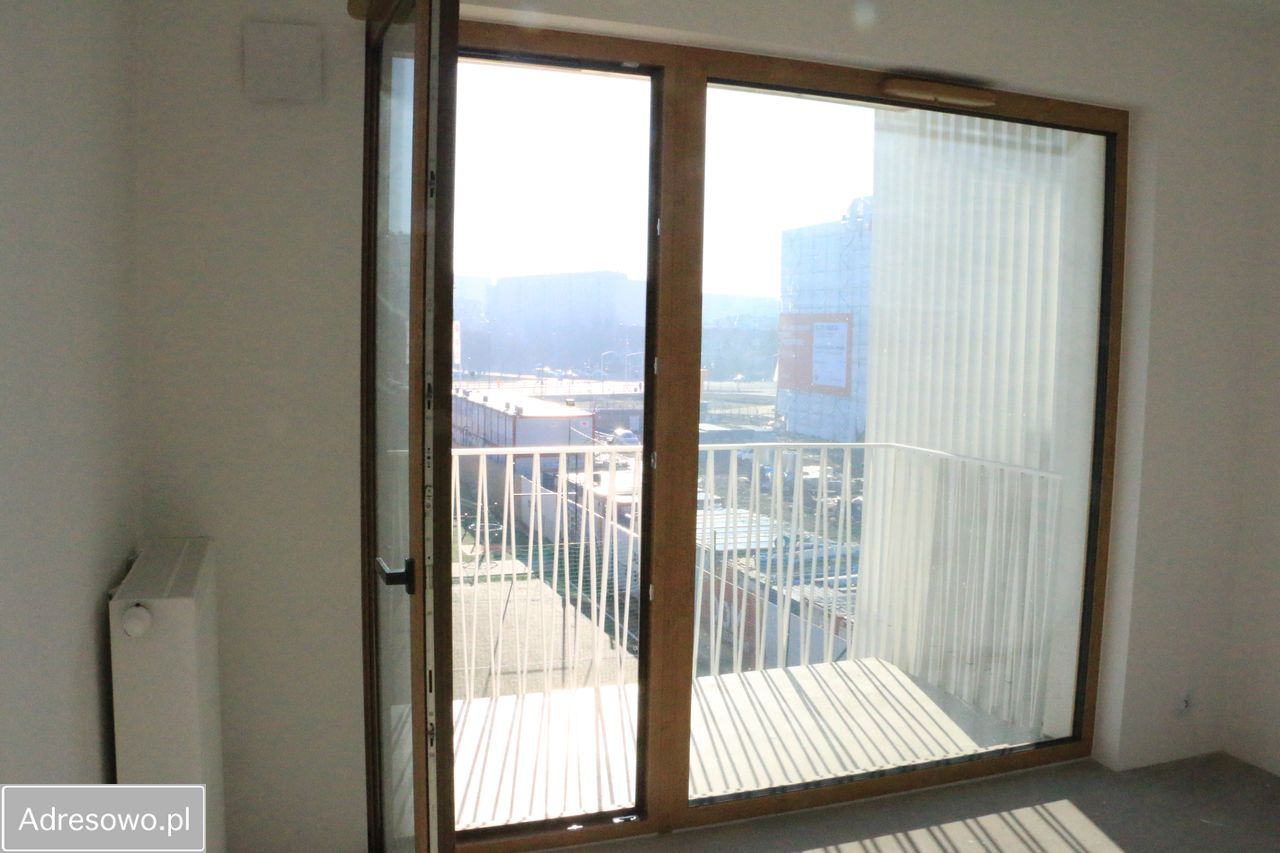 Mieszkanie 3-pokojowe Warszawa Chrzanów, ul. Brzeżek. Zdjęcie 2