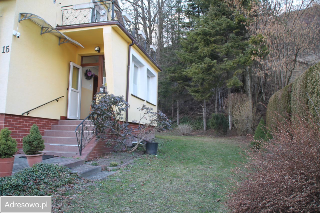 dom wolnostojący, 5 pokoi Postołów. Zdjęcie 2