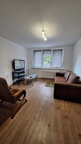 Mieszkanie 3-pokojowe Różan. Zdjęcie 1