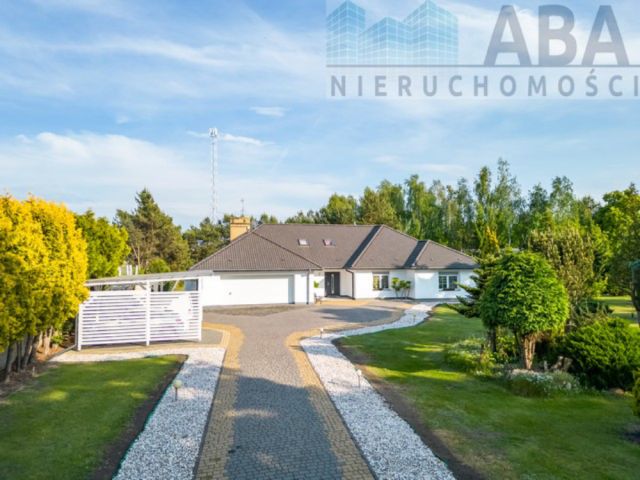 dom wolnostojący, 4 pokoje Stare Miasto, ul. Lisiecka. Zdjęcie 2