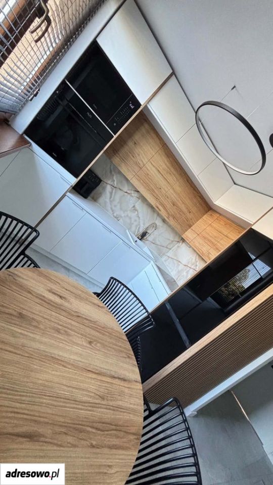 Mieszkanie 3-pokojowe Ujazd Górny. Zdjęcie 7