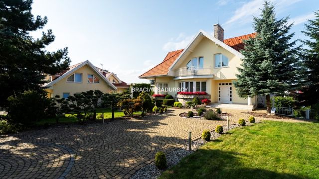 dom wolnostojący, 12 pokoi Wieliczka, ul. Jana Kochanowskiego. Zdjęcie 2