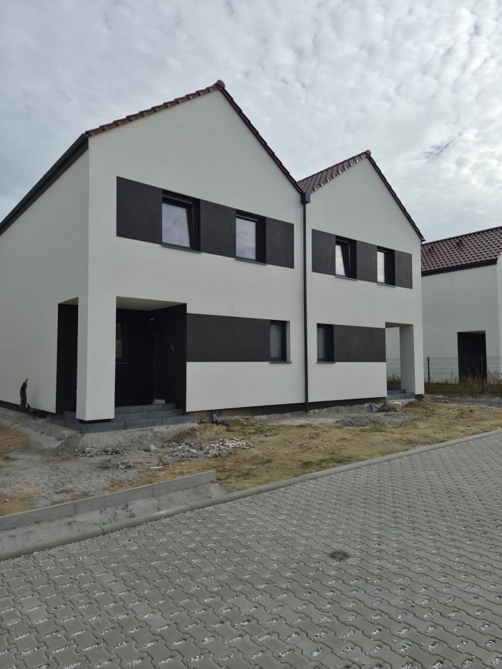 bliźniak, 4 pokoje Pobiedziska, ul. Potokowa. Zdjęcie 1