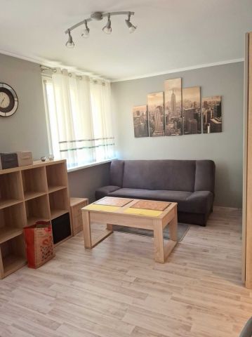 Mieszkanie 1-pokojowe Kędzierzyn-Koźle, ul. Pionierów. Zdjęcie 1