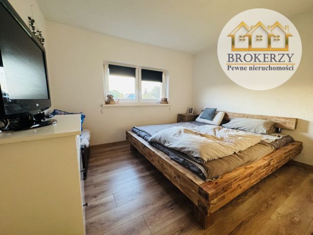 dom szeregowy, 2 pokoje Uradz. Zdjęcie 3