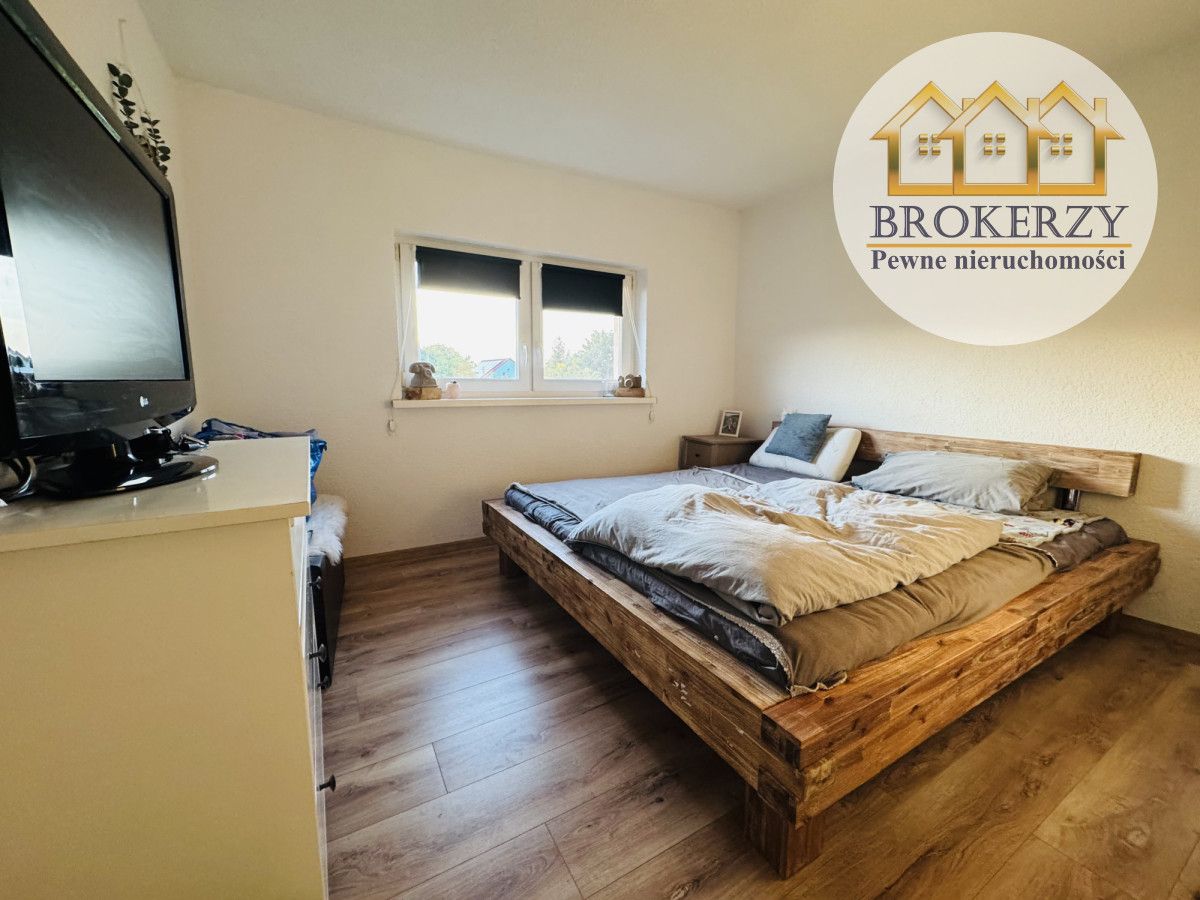 dom szeregowy, 2 pokoje Uradz. Zdjęcie 3