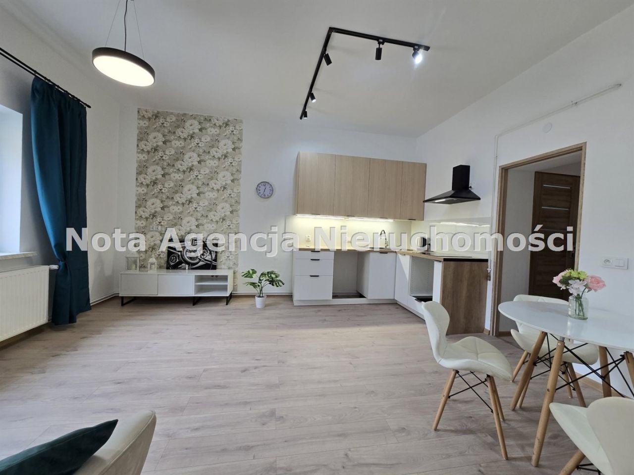 Mieszkanie 3-pokojowe Wałbrzych Stary Zdrój, ul. Parkowa. Zdjęcie 2