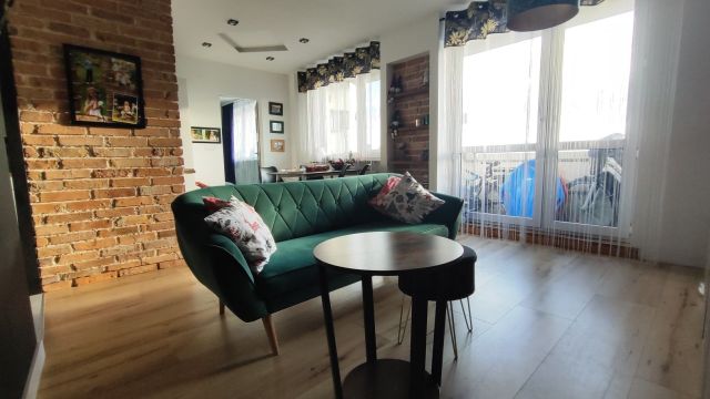 Mieszkanie 4-pokojowe Jastrzębie-Zdrój, ul. Turystyczna. Zdjęcie 1