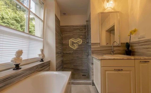 dom wolnostojący, 7 pokoi Łomianki, ul. Graniczna. Zdjęcie 5