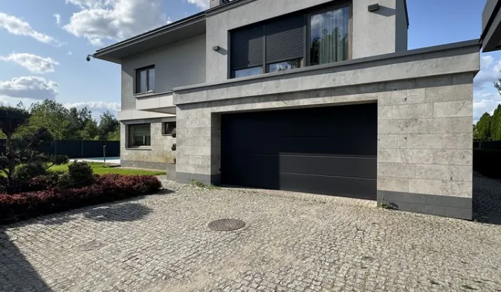 dom wolnostojący, 6 pokoi Dziekanów Polski