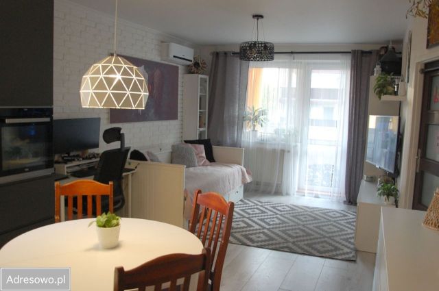 Mieszkanie 3-pokojowe Ząbki, ul. Powstańców. Zdjęcie 1