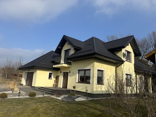 dom wolnostojący, 3 pokoje Stasi Las, ul. Pałacowa. Zdjęcie 1