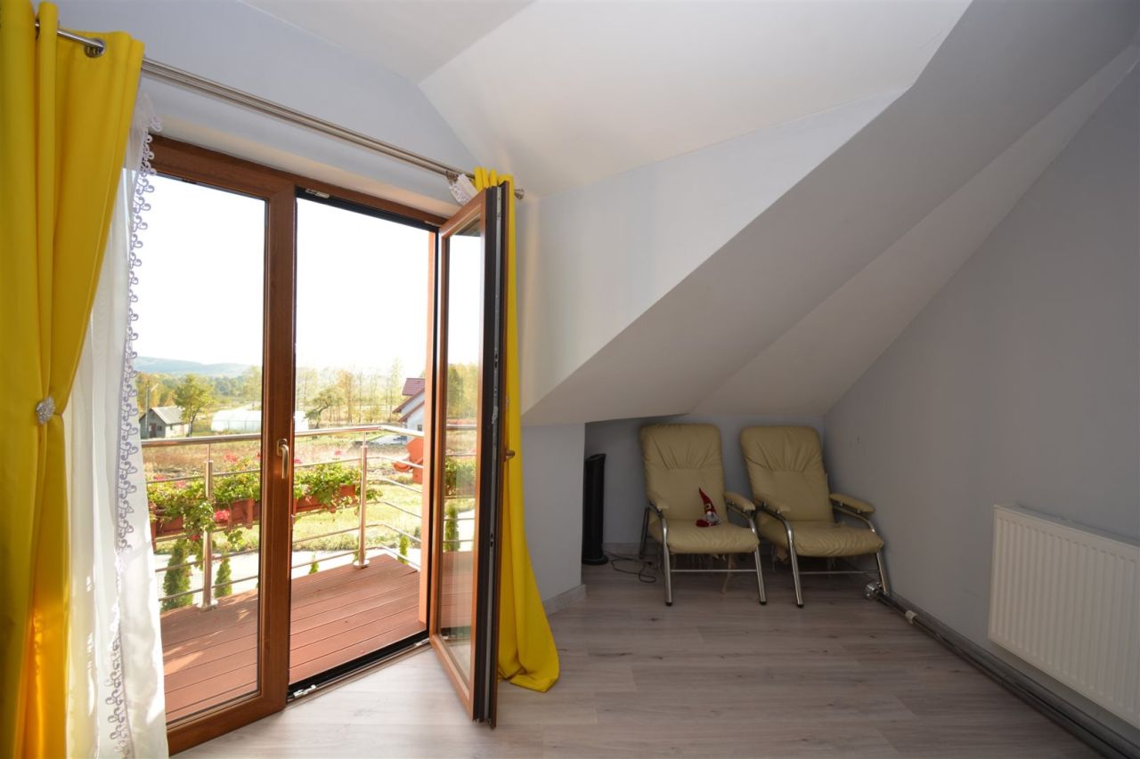 dom wolnostojący, 5 pokoi Bieliny. Zdjęcie 13