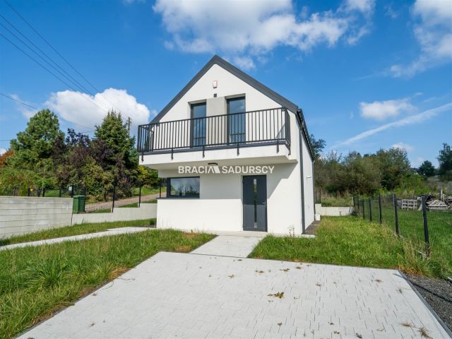 dom wolnostojący, 4 pokoje Koźmice Małe. Zdjęcie 2