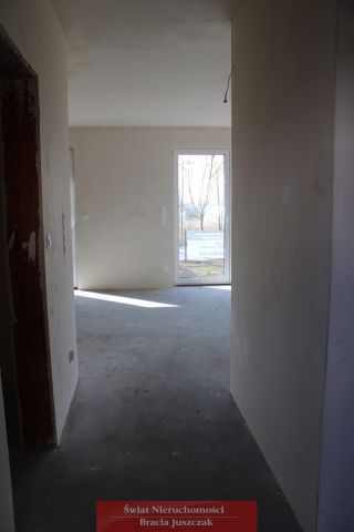 bliźniak, 4 pokoje Kryniczno. Zdjęcie 5