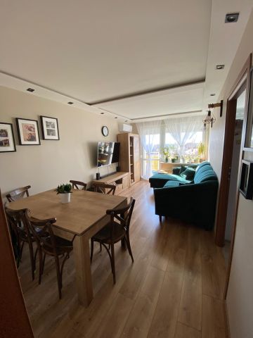 Mieszkanie 3-pokojowe Poznań Winogrady, os. Pod Lipami. Zdjęcie 1