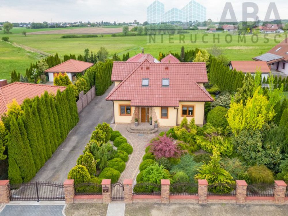 dom wolnostojący, 6 pokoi Posada, ul. Asnyka. Zdjęcie 2