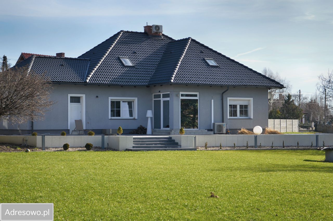 dom wolnostojący, 6 pokoi Otmuchów, ul. Szafirowa