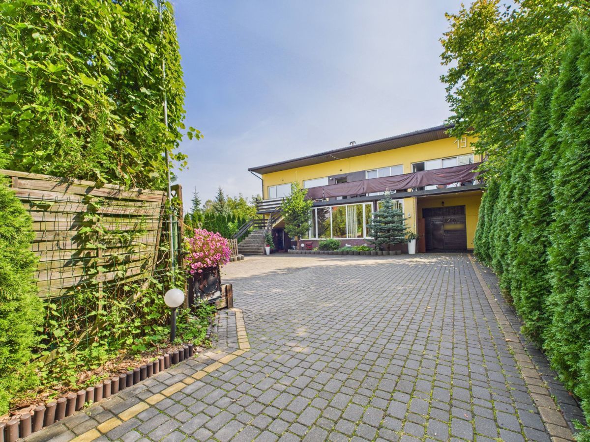 bliźniak, 12 pokoi Piastów, ul. Stefana Żeromskiego