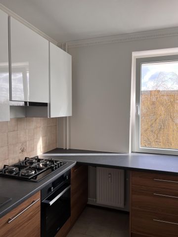 Mieszkanie 3-pokojowe Gdańsk Chełm, ul. prof. Romualda Cebertowicza. Zdjęcie 1