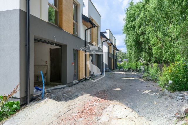 dom szeregowy, 4 pokoje Radzymin, ul. Leśna. Zdjęcie 3