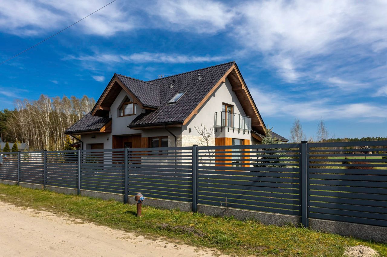 dom wolnostojący, 4 pokoje Zgniłe Błoto Błoto C