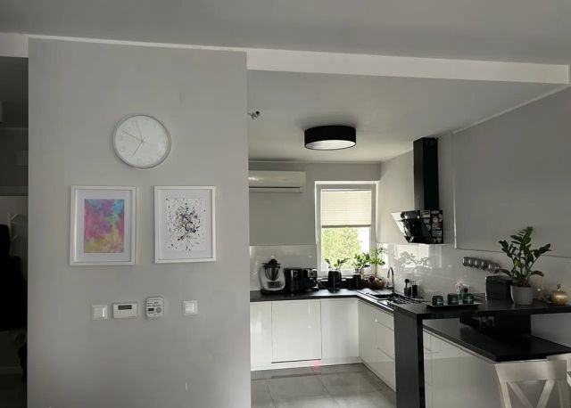 Mieszkanie 3-pokojowe Piaseczno. Zdjęcie 3