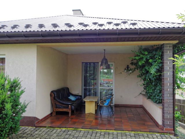 dom wolnostojący, 8 pokoi Rzeszów Zwięczyca, ul. Karkonoska. Zdjęcie 1