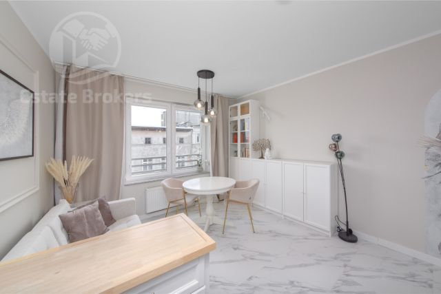 Mieszkanie 4-pokojowe Wrocław Śródmieście, ul. Juliana Ursyna Niemcewicza. Zdjęcie 1