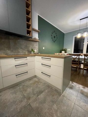 dom szeregowy Urzut. Zdjęcie 1