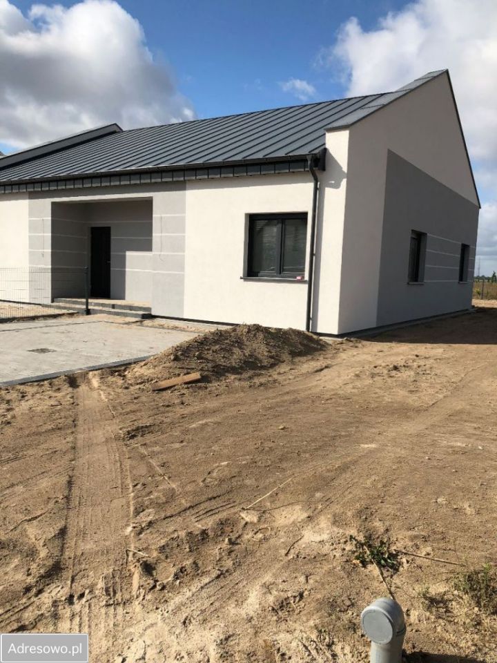 bliźniak, 4 pokoje Siekierki Wielkie. Zdjęcie 1