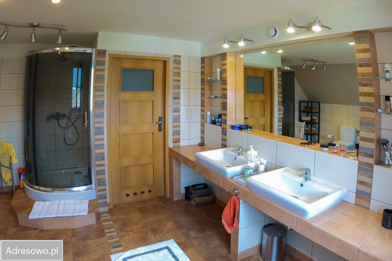 dom wolnostojący, 7 pokoi Libertów. Zdjęcie 14