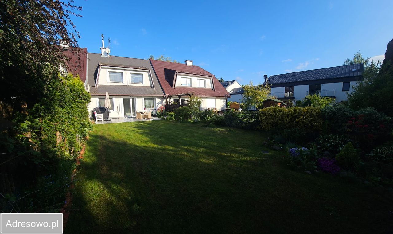 dom szeregowy, 4 pokoje Julianów. Zdjęcie 1