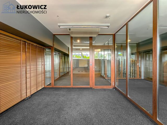 Biuro Bielsko-Biała Osiedle Karpackie. Zdjęcie 15