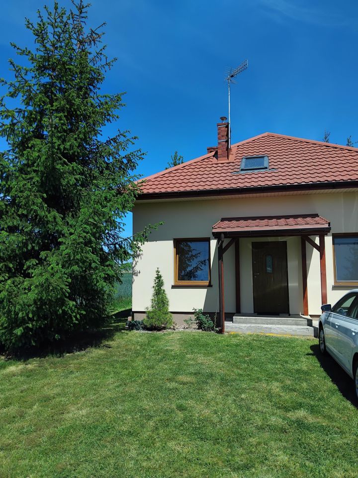 dom wolnostojący, 2 pokoje Albertów. Zdjęcie 2