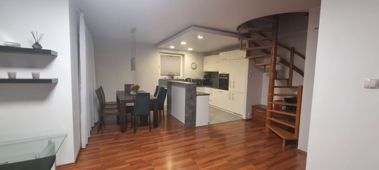 Mieszkanie 4-pokojowe Skierniewice, ul. Adama Mickiewicza. Zdjęcie 16