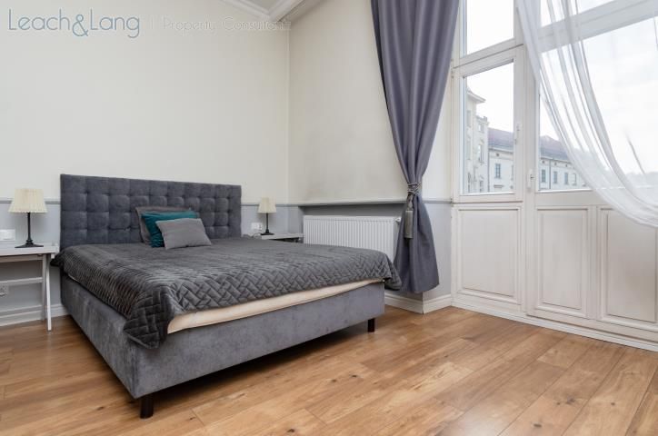 Mieszkanie 3-pokojowe Kraków Stare Miasto, pl. Szczepański. Zdjęcie 2