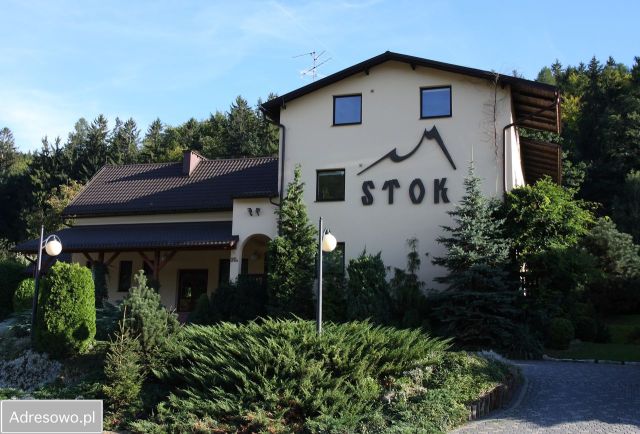 dom wolnostojący, 15 pokoi Pokrzywna. Zdjęcie 1