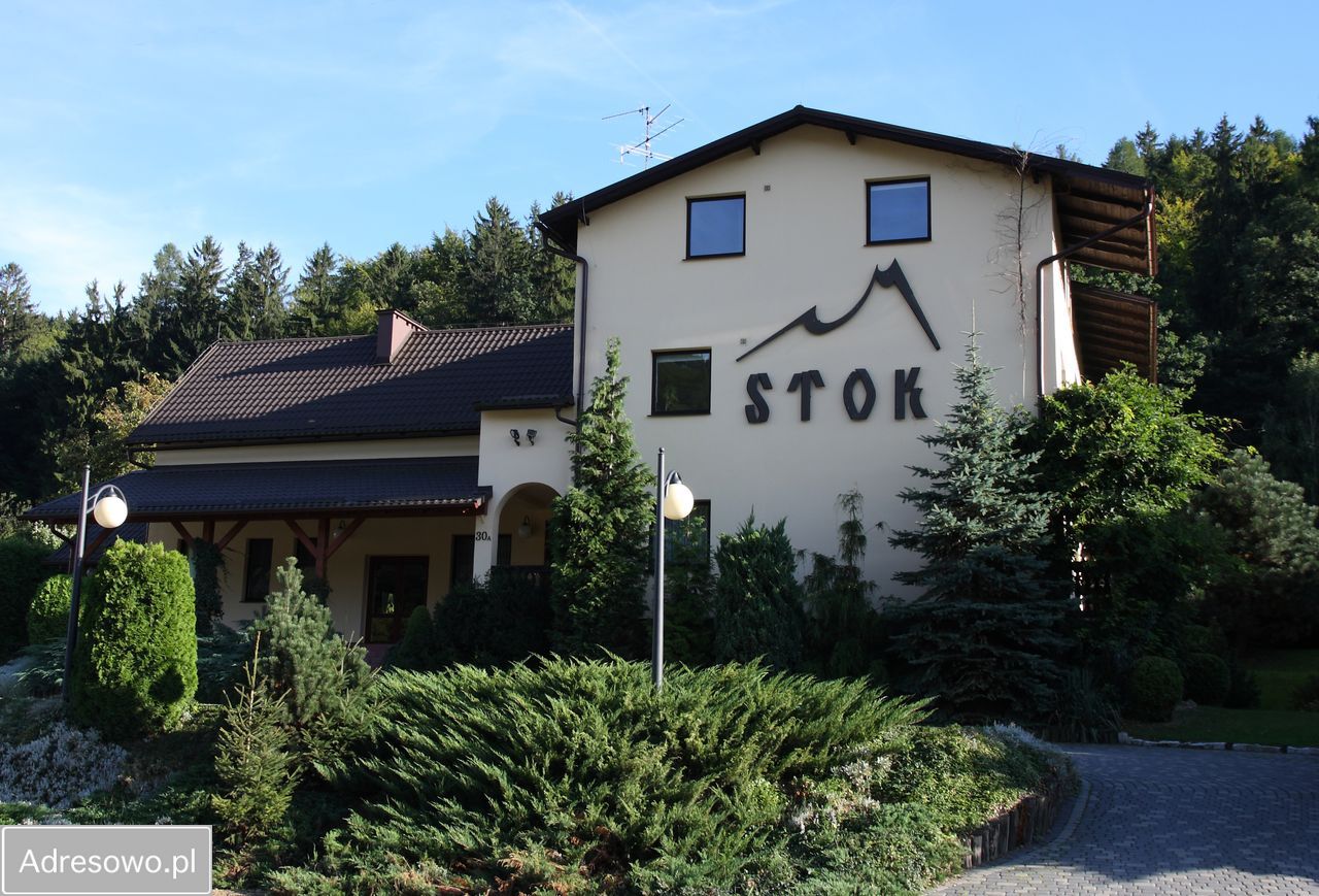 dom wolnostojący, 15 pokoi Pokrzywna. Zdjęcie 1