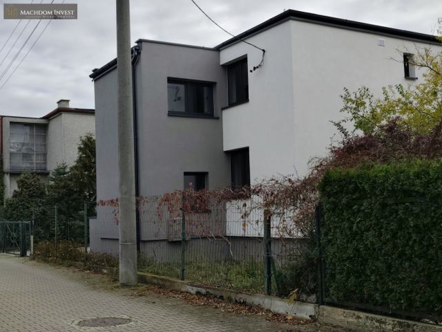 dom wolnostojący, 7 pokoi Toruń Stawki, ul. Sygnałowa. Zdjęcie 2