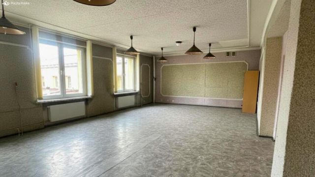Lokal Opatów, pl. Obrońców Pokoju. Zdjęcie 4