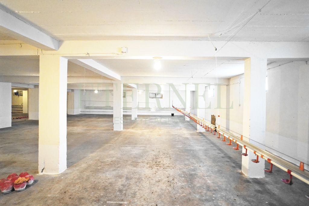 Hala/magazyn Lednica Górna. Zdjęcie 10