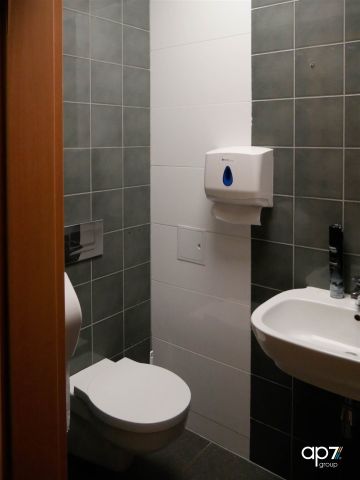 Lokal Kraków Podgórze, rynek Podgórski. Zdjęcie 8