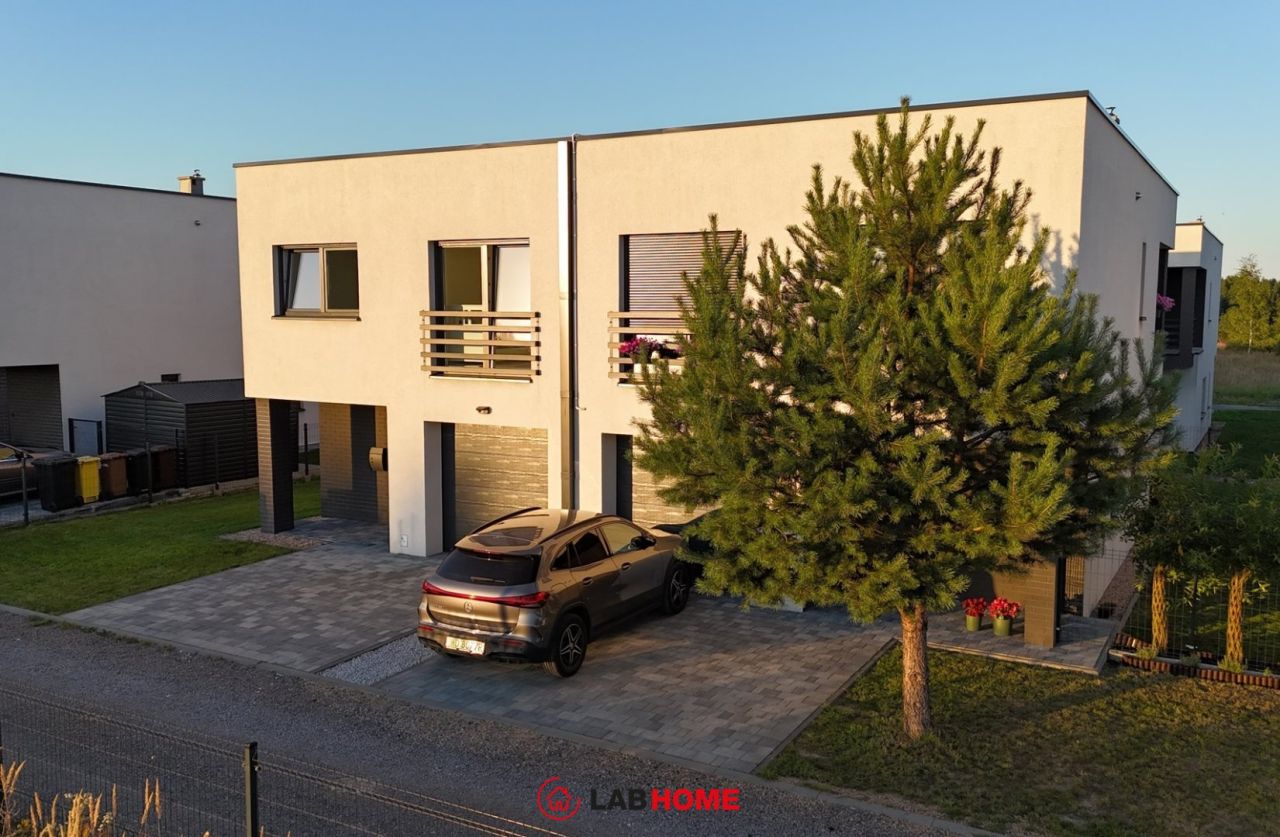 bliźniak, 4 pokoje Lubliniec Wymyślacz. Zdjęcie 1