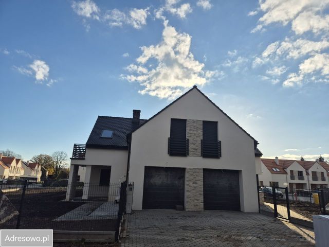 bliźniak, 4 pokoje Tyniec Mały, ul. Domasławska. Zdjęcie 1