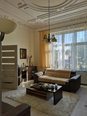 Mieszkanie 3-pokojowe Głogówek, ul. Piotra Skargi. Zdjęcie 1