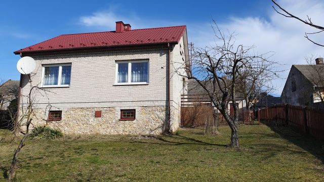 dom wolnostojący, 2 pokoje Ćmielów, ul. Stanisława Staszica. Zdjęcie 1