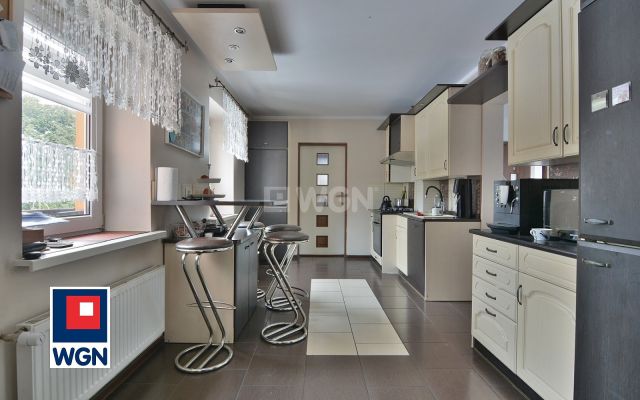 dom wolnostojący, 7 pokoi Chruściel. Zdjęcie 6