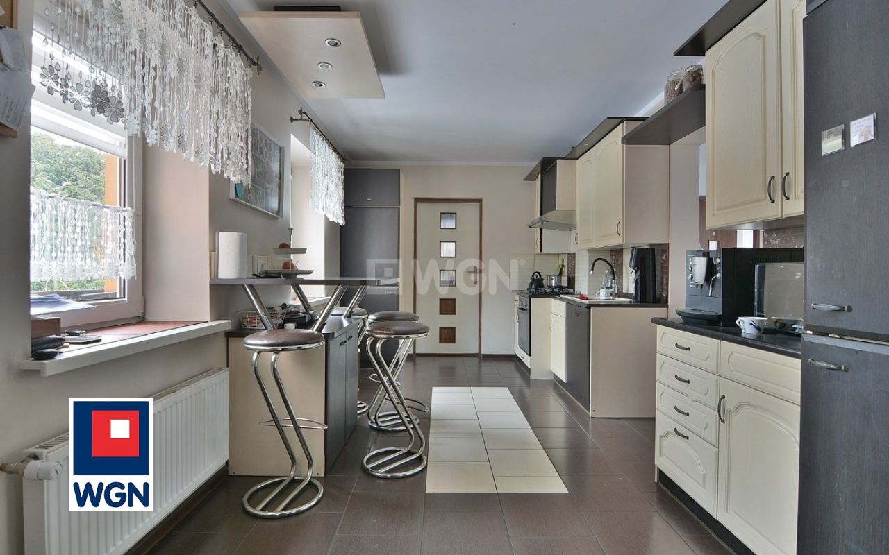 dom wolnostojący, 7 pokoi Chruściel. Zdjęcie 6